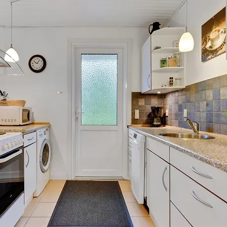 Σπίτι διακοπών Umen - 300m From The Sea By Interhome *