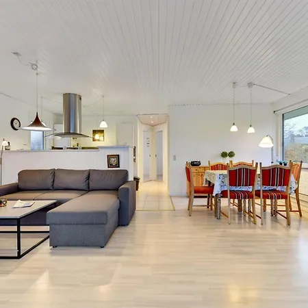 Umen - 300m From The Sea By Interhome Ferienhaus *