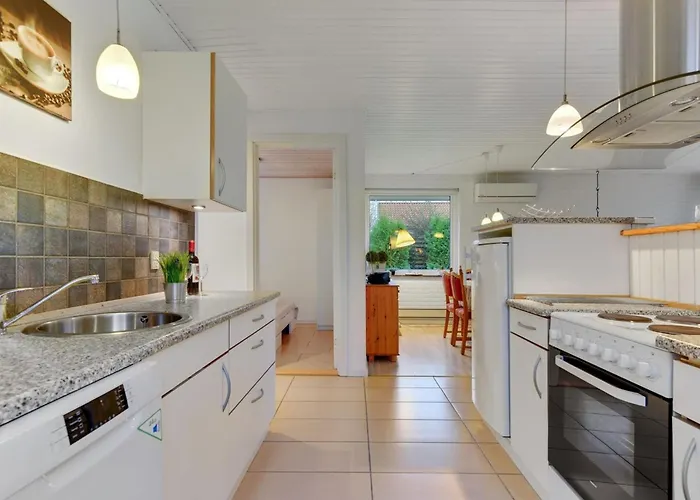 Umen - 300m From The Sea By Interhome *